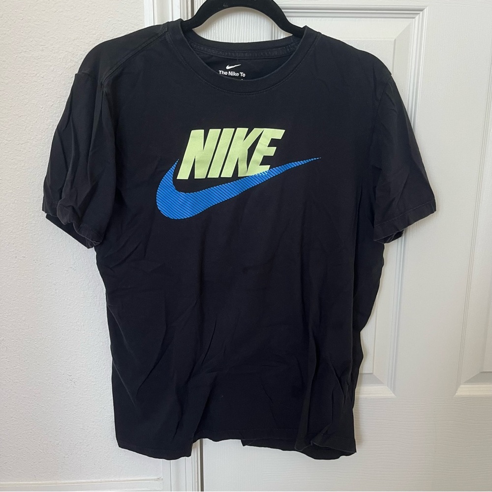 nike tshirt